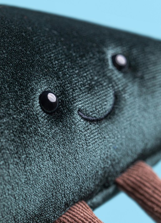 Jellycat Amuseables Coneroi Temaki knuffel 13 cm - voorkant 2 groen