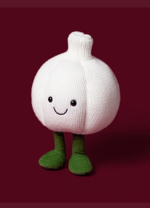Jellycat Amuseables Garlic knuffel 15 cm - voorkant 2 gebroken wit