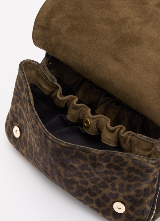 Jérôme Dreyfuss Bobi crossbodytas van kalfssuède met panterprint - detail donkerkhaki