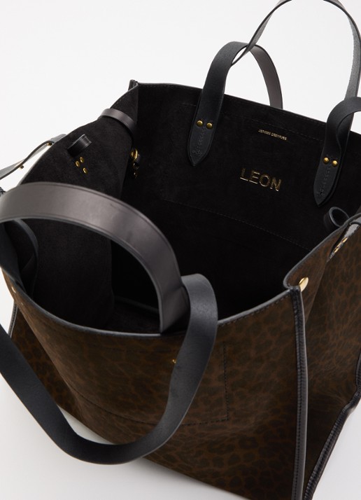 Jérôme Dreyfuss Léon M shopper van kalfssuède met uitneembaar etui - detail donkerbruin