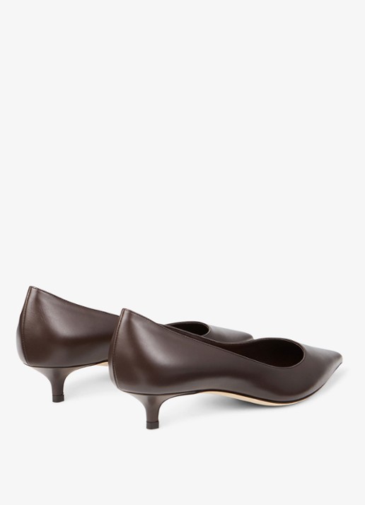 Jimmy Choo Amelia pump van kalfsleer - achterkant donkerbruin