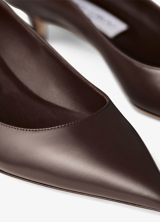 Jimmy Choo Amelia pump van kalfsleer - detail 3 donkerbruin