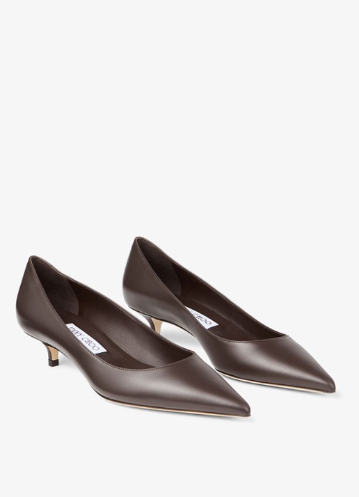 Jimmy Choo Amelia pump van kalfsleer - voorkant 5 donkerbruin