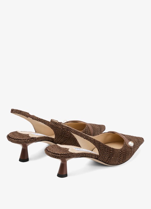 Jimmy Choo Amita 45 slingback van raffia met leren details - achterkant bruin