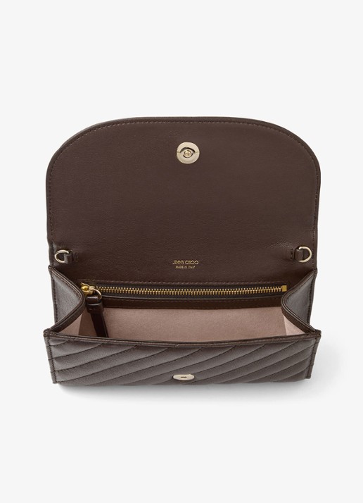 Jimmy Choo Curve clutch van lamsleer met afneembare schouderriem - detail 2 donkerbruin