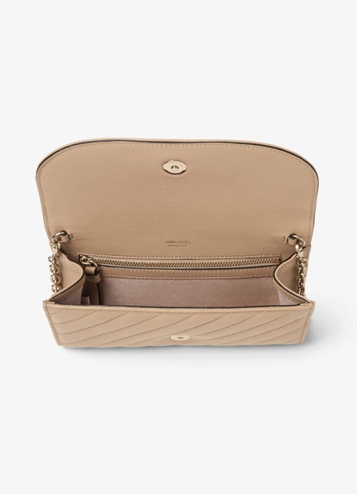 Jimmy Choo Curve clutch van lamsleer met afneembare schouderriem - detail 3 beige