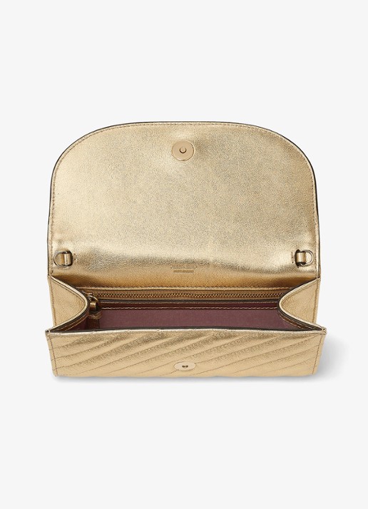Jimmy Choo Curve clutch van lamsleer met metallic finish en afneembare schouderriem - detail goud
