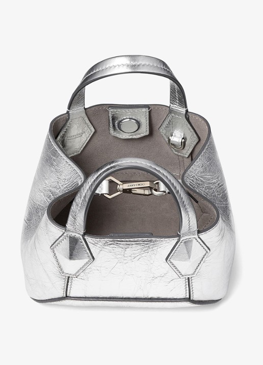 Jimmy Choo Diamond Tote/XS handtas van kalfsleer met metallic finish - detail 2 zilver