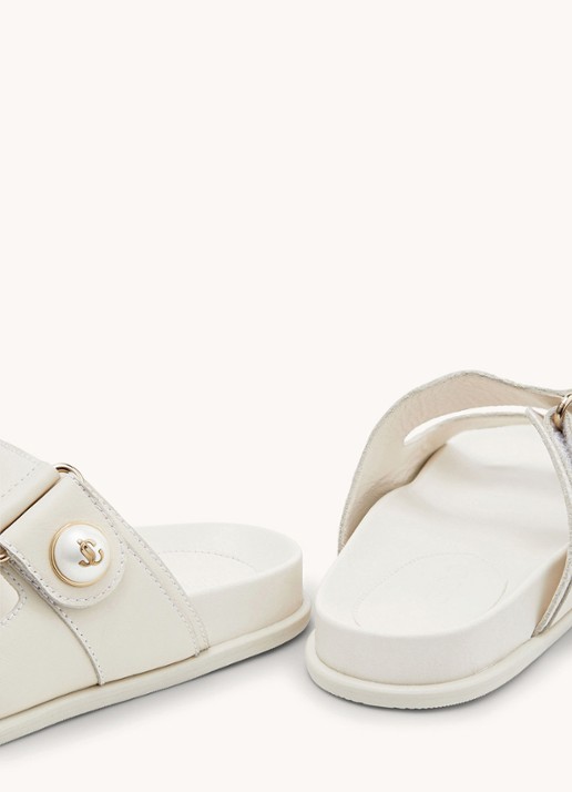 Jimmy Choo Fayence slipper van kalfsleer met parels - detail 3 gebroken wit