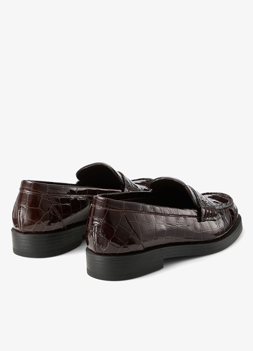 Jimmy Choo Ivy loafer van kalfsleer met crocostructuur - achterkant donkerbruin