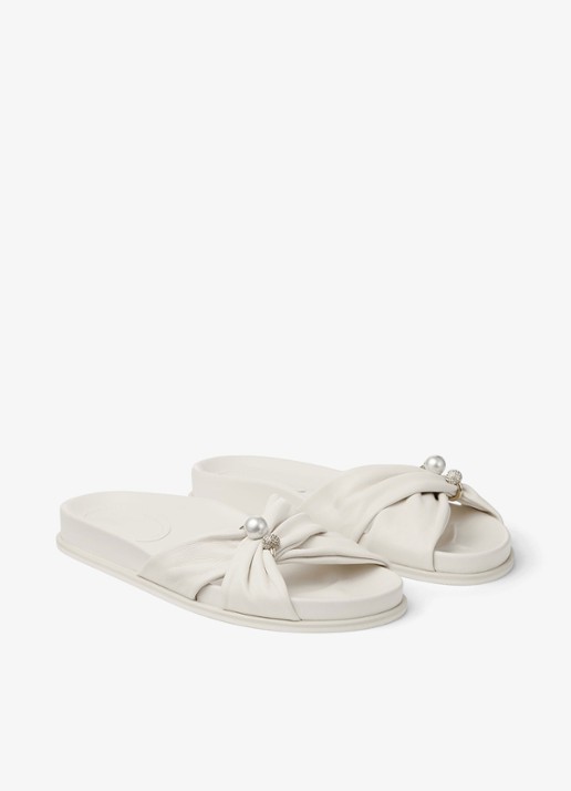 Jimmy Choo Rafi slipper van lamsleer - detail 4 gebroken wit