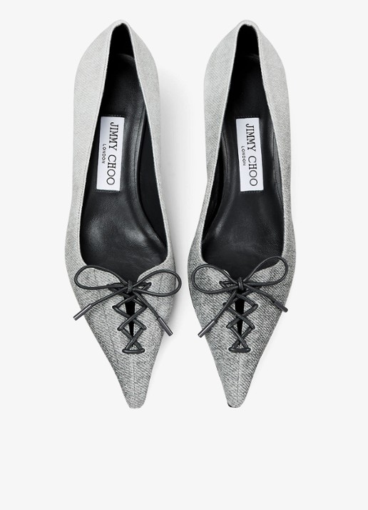 Jimmy Choo Scarlett 50 pump van geitenleer met strikdetail - detail grijs