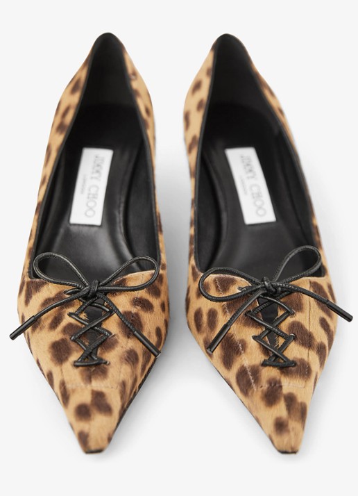 Jimmy Choo Scarlett 50 pump van kalfsleer - detail 3 lichtbruin