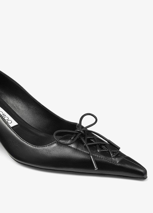 Jimmy Choo Scarlett 50 pump van lamsleer - detail 2 zwart