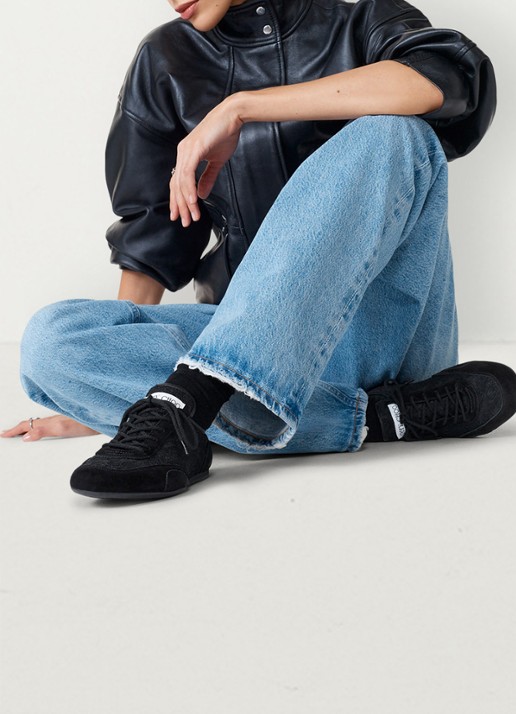 Jimmy Choo Sunny/F sneaker van suède met kanten details - detail 5 zwart