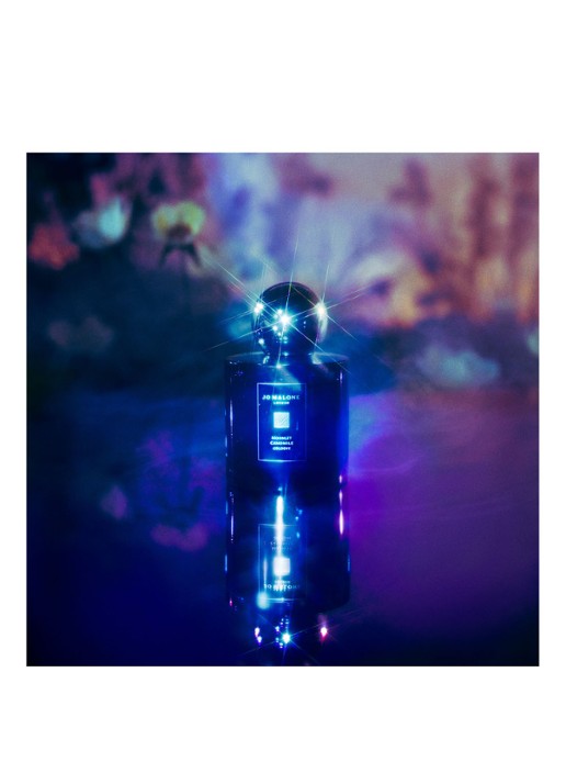 Jo Malone London Moonlit Camomile Cologne - detail 2 undefined
