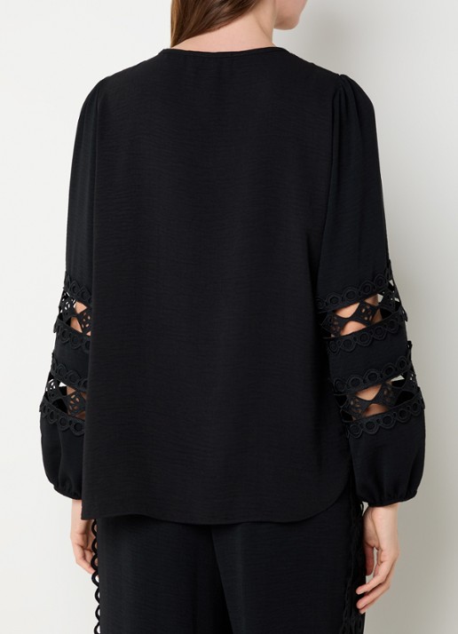 Joseph Ribkoff Tuniek met broderie en opengewerkt detail - achterkant zwart