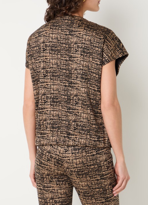 Joseph Ribkoff Vets met print en ronde hals - achterkant 2 camel