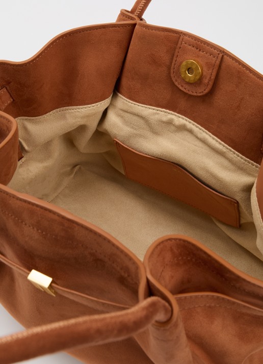 JW PEI Hana medium schoudertas met logo - detail 2 bruin