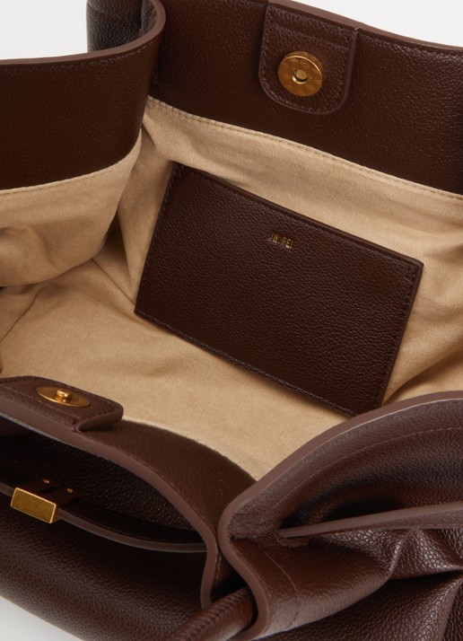 JW PEI Hana Medium schoudertas met logo - detail 2 donkerbruin
