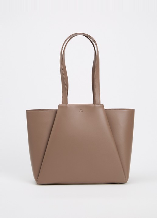 KAAI Midi Pyramid schoudertas van leer met 13 inch laptopvak - voorkant 5 taupe