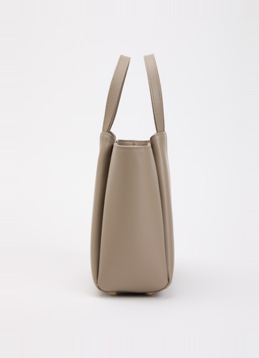 KAAI Mini Pyramid handtas van leer met afneembare schouderriem  - detail 3 taupe