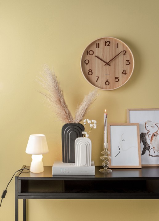 Karlsson Pure Medium wandklok  - voorkant 2 lichtbruin