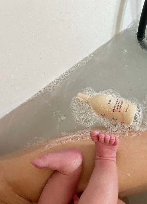 Kenkô Apricot and Oat Nurturing cream wash - baby douchegel - voorkant 2 undefined