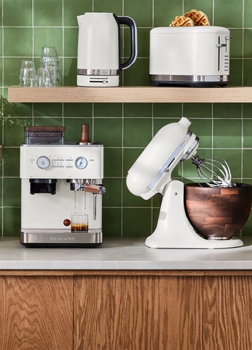 KitchenAid Artisan keukenmachine met kantelbare kop 4,3 liter 5KSM156WBEPL - achterkant wit