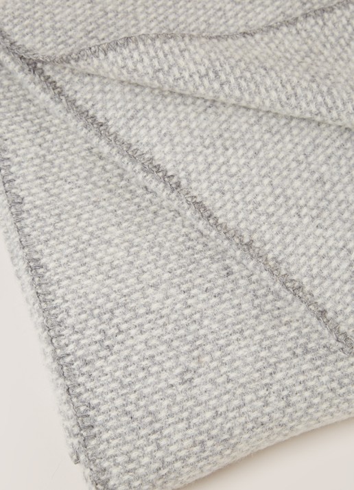 Klippan Domino plaid van lamswol 130 x 180 cm - detail 3 lichtgrijs