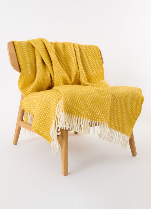 Klippan Knut plaid van wol 200 x 130 cm - voorkant 2 geel