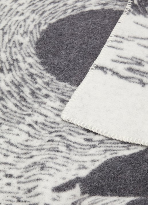 Klippan Moomin Adventure wiegdeken van lamswol 90 x 130 cm - detail 2 zwart