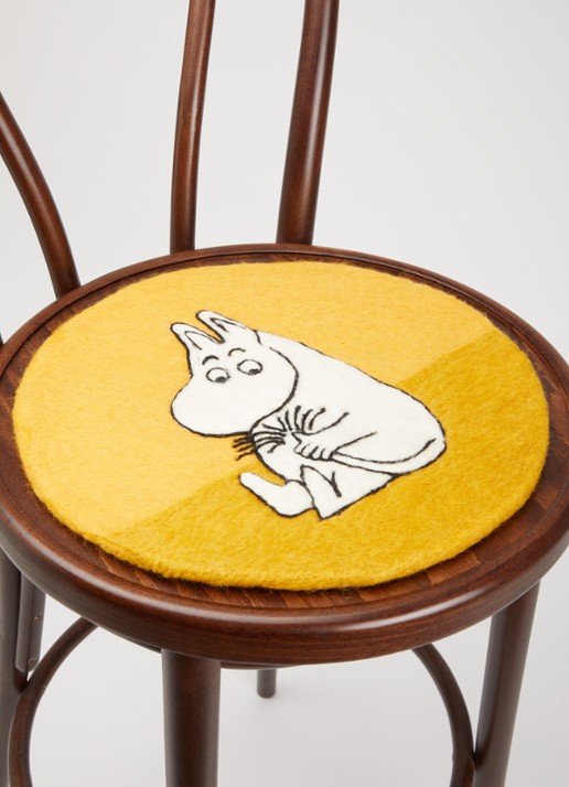 Klippan Moomin zitkussen Ø34 cm - voorkant 2 mosterd
