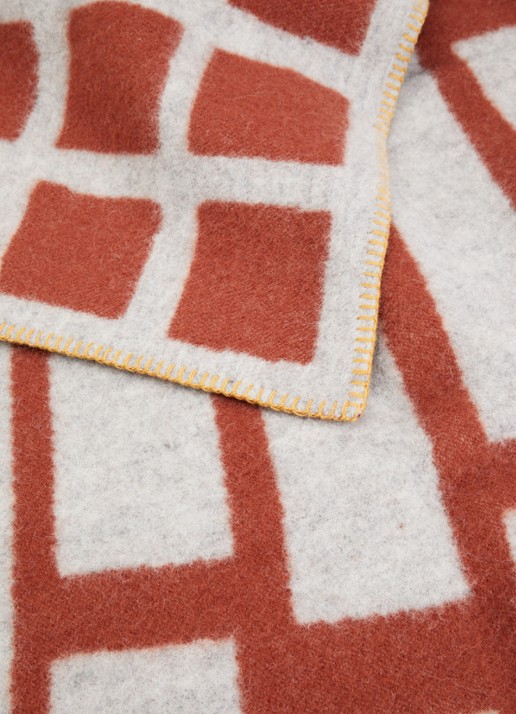 Klippan Sankt Petri Floor plaid van lamswol 130 x 180 cm  - detail roodbruin