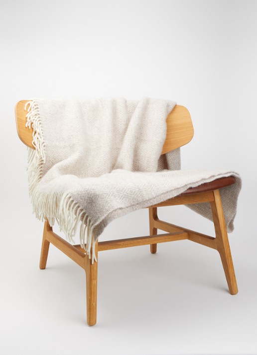 Klippan Stella plaid van lamswol 130 x 200 cm - voorkant 3 beige