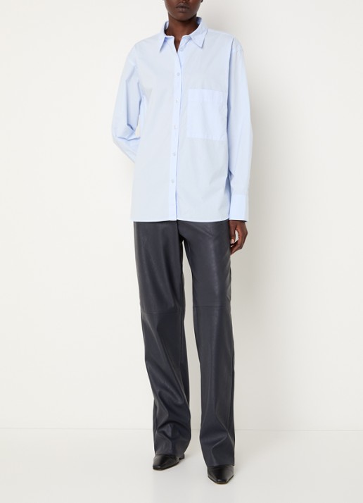 Knit-ted Lies blouse met borstzak - voorkant 2 blauwgrijs
