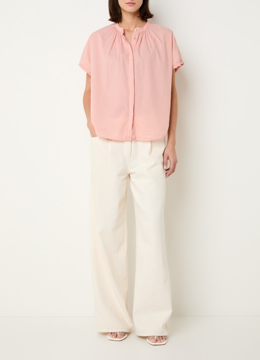 Knit-ted Lotus blouse met plooidetail - voorkant 4 zalmroze