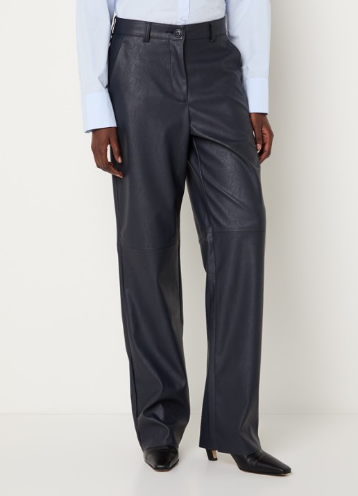 Knit-ted Naomi high waist straight fit broek van imitatieleer