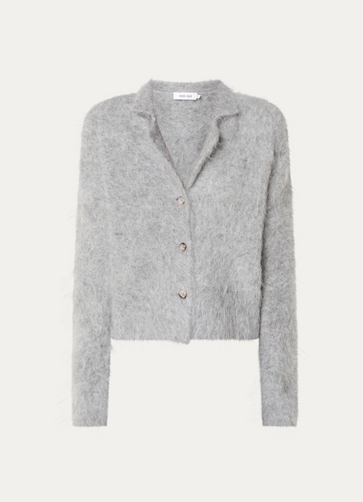 Knit-ted Sherman grofgebreid vest met kraag - voorkant 2 lichtgrijs