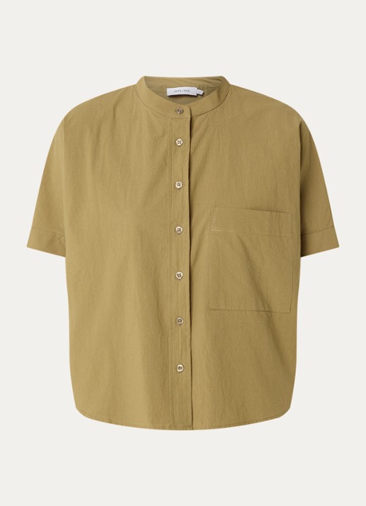 Knit-ted Shorty blouse met borstzak - voorkant khaki