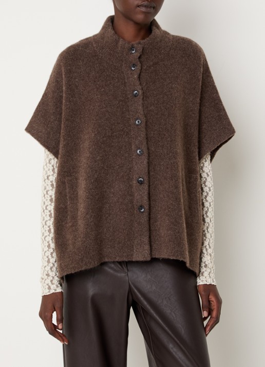 Knit-ted Tove grofgebreid vest met opstaande kraag - detail 4 lichtbruin