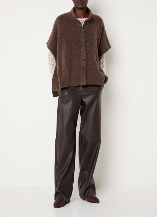 Knit-ted Tove grofgebreid vest met opstaande kraag - voorkant 3 lichtbruin