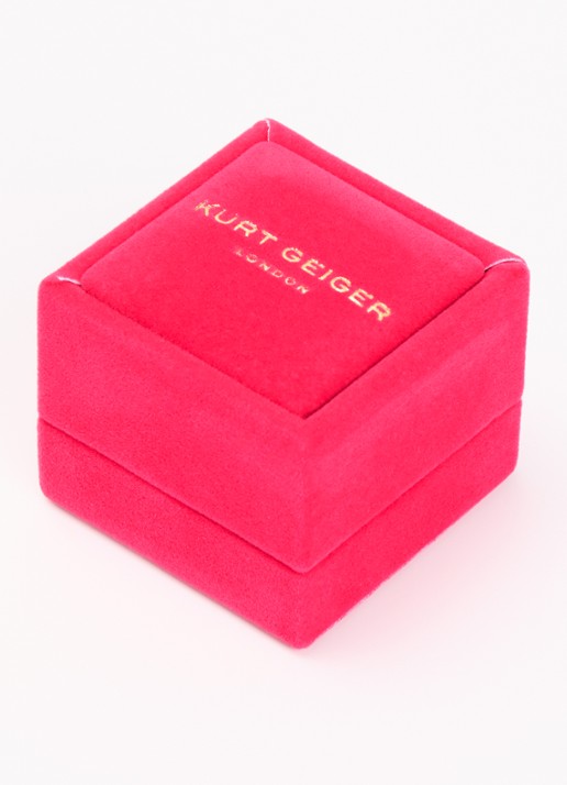 Kurt Geiger Kurt Script ring met kristal - detail 4 goud