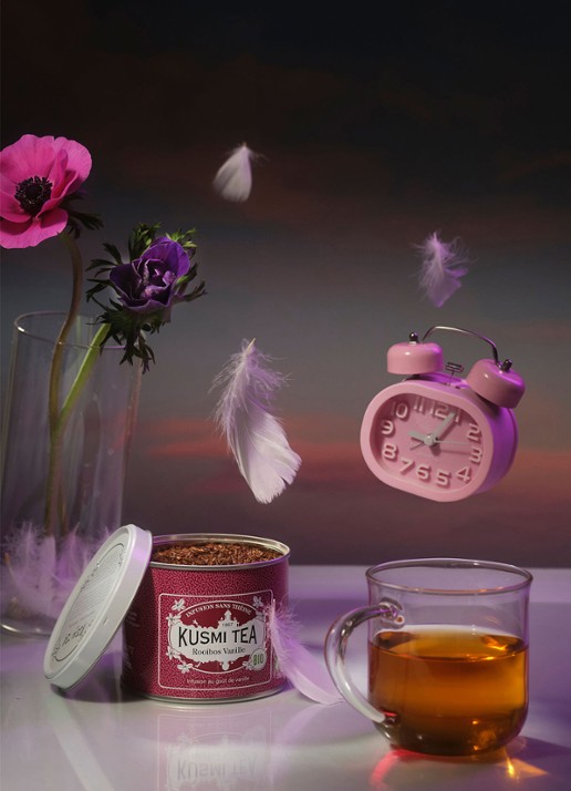Kusmi Tea Rooibos Vanille losse thee 100 gram - voorkant 2 donkerroze