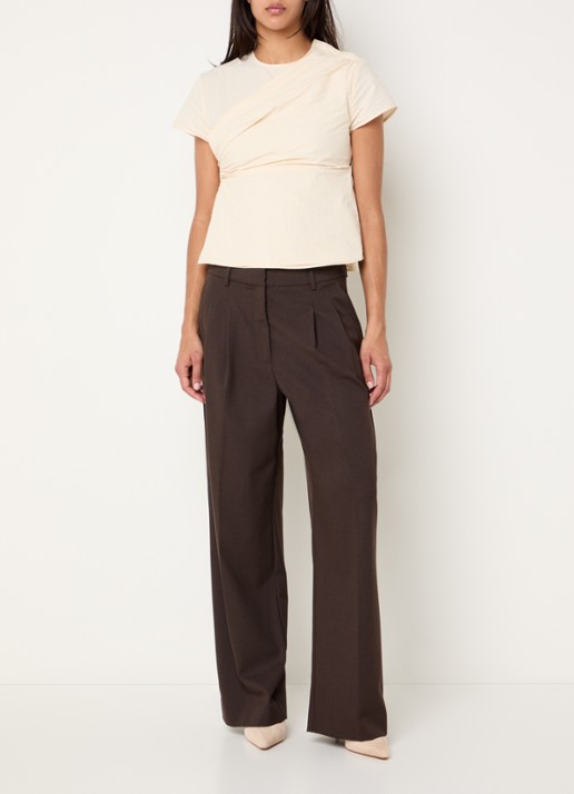 Laagam Raven top met cut-out detail - voorkant 2 ivoor