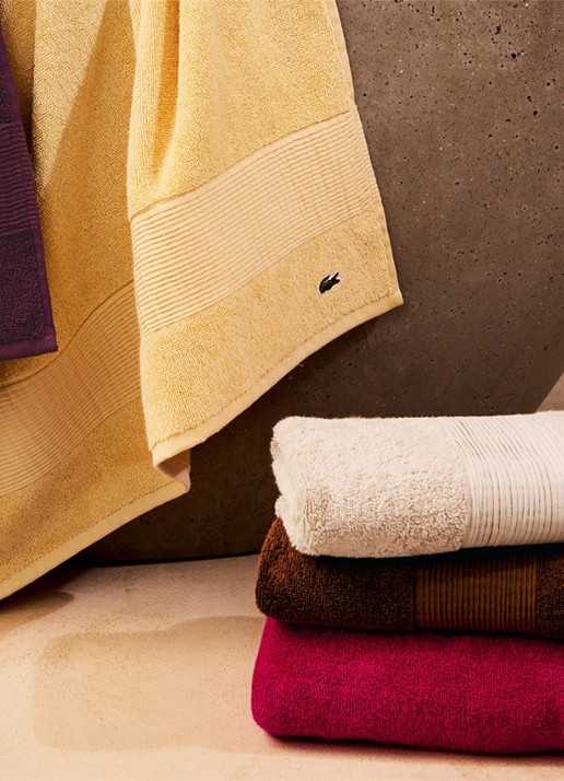 Lacoste L Lecroco badlaken - 600 gr/m2 - 100 x 150 cm - voorkant 2 hazelnootbruin