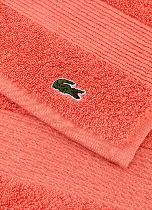 Lacoste L Lecroco badmat 50 x 70 cm - voorkant 2 koraalrood