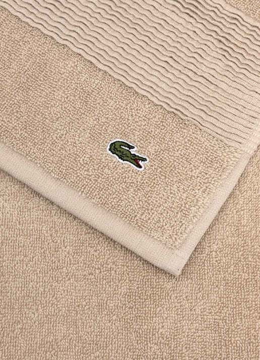 Lacoste L Lecroco gastendoek - 600 gr/m2 - 60 x 40 cm - voorkant 2 bruin