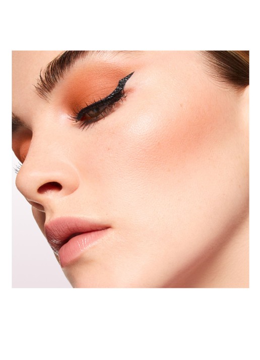 Lancôme  Idôle Tint - vloeibare oogschaduw - detail 3 04