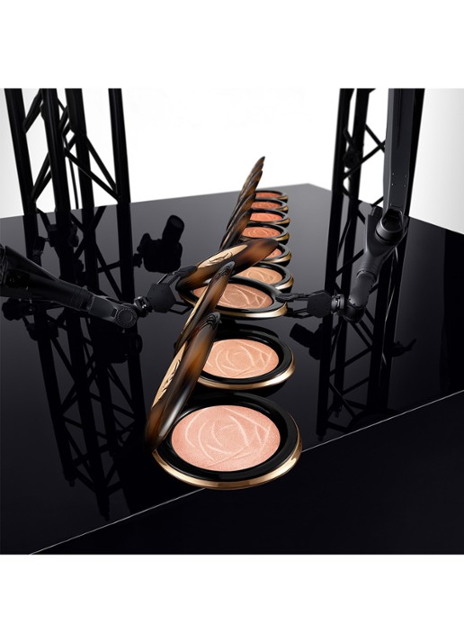Lancôme  Teint Idole Ultra Wear Highlighter - detail 4 04 holo glow